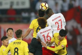 赛艇邀请赛焦点战：渝州雄狮队翻盘泰山雷豹队，外线火力全开。的简单介绍-爱游戏体育