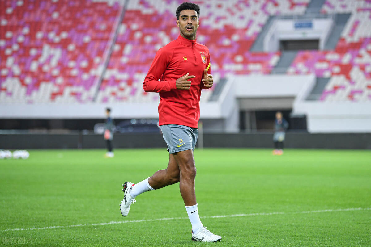 险胜引发热议!,Karsa在利物浦比赛中最后时刻胜出引发球迷热议 险胜引发热议!,Karsa在利物浦比赛中最后时刻胜出引发球迷热议