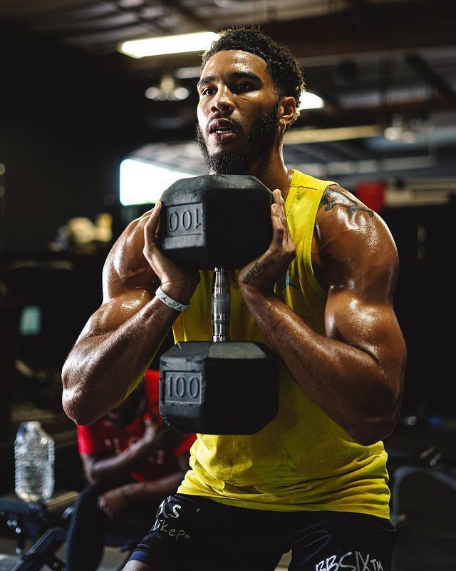 拉齐奥训练开放日，今晚主帅复盘引欢呼，法国杯在即，医务组通报恢复的简单介绍